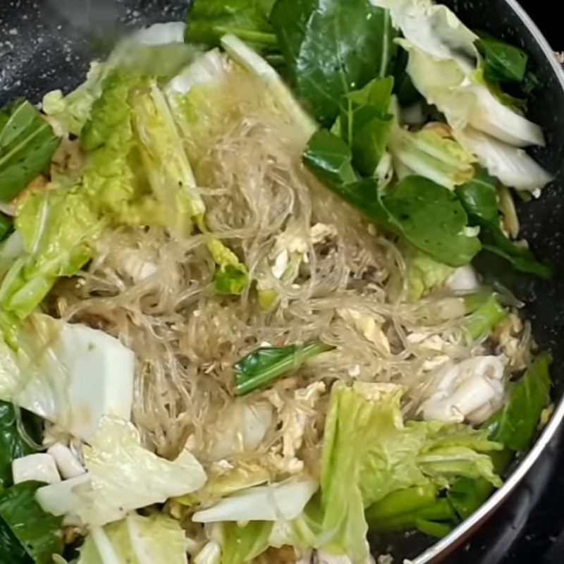 Step 4 Stir-fried vermicelli Seafood stir-fried vermicelli