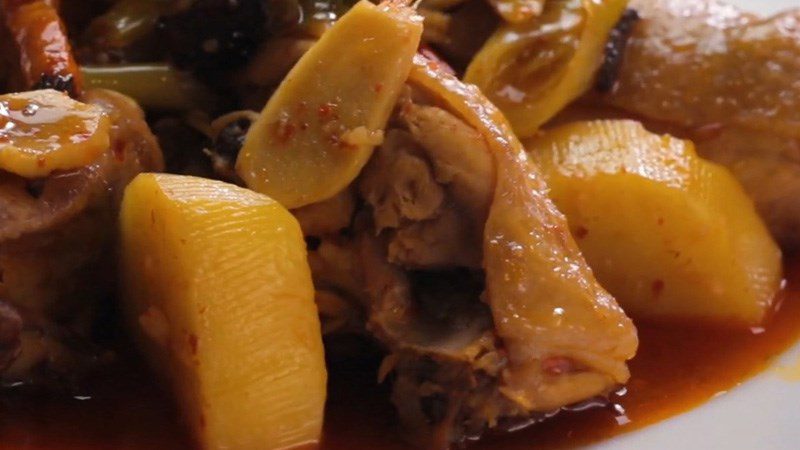 Braised chicken with potatoes