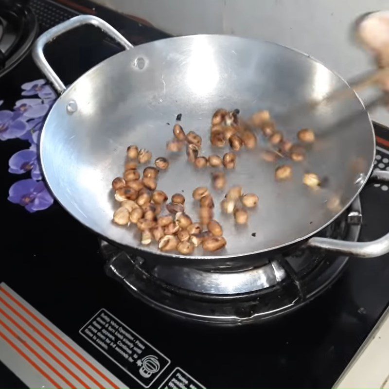 Step 3 Roasted peanuts for Ocean tuna salad