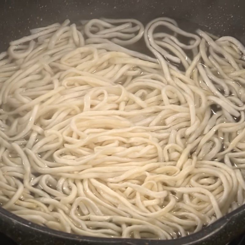 Step 2 Boil the noodles Stir-fried noodles with char siu