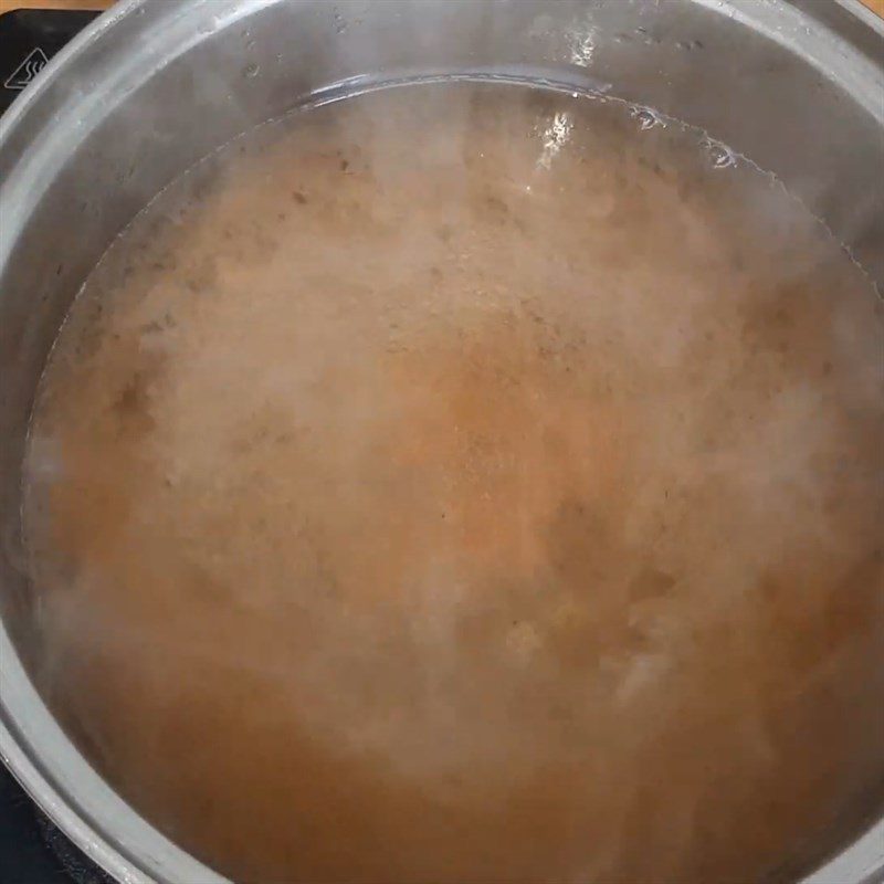 Step 3 Cooking soup Grouper fish soup with bamboo flowers