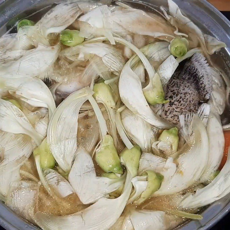 Step 3 Cooking soup Grouper fish soup with bamboo flowers