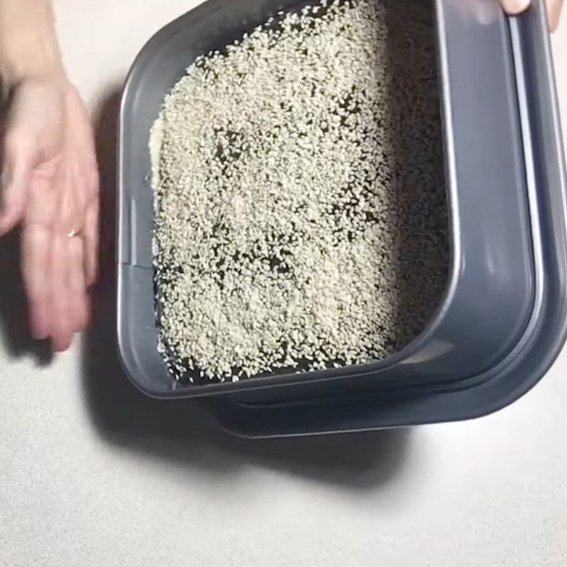 Step 4 Pressing sticky rice with black beans - black bean sticky rice with ginger