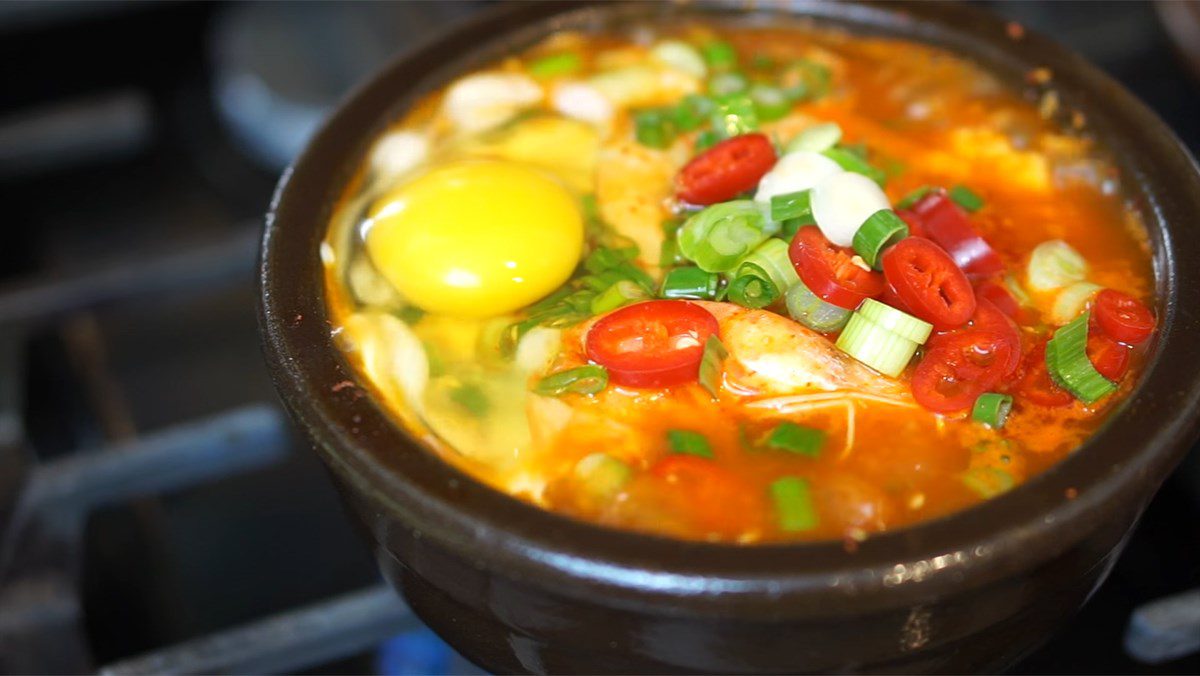 Seafood kimchi soup