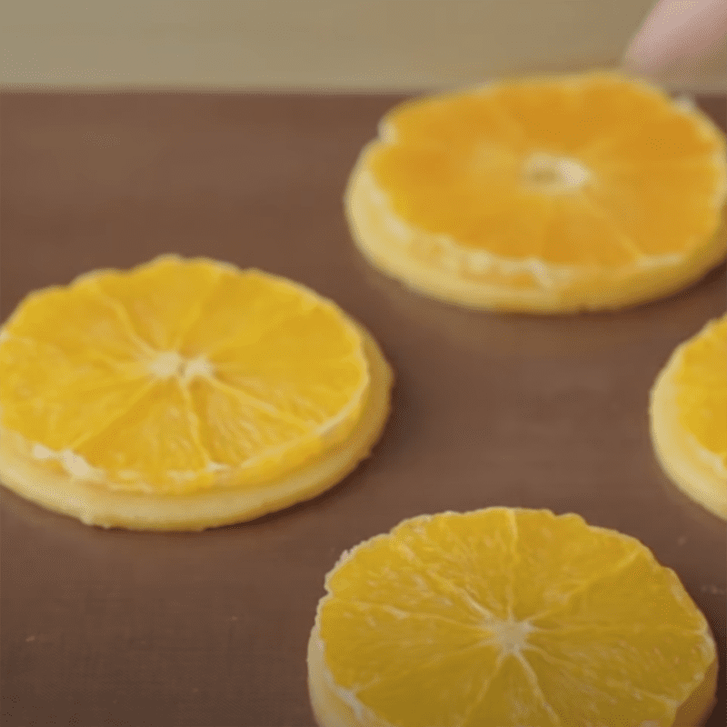 Step 4 Cut the orange Fresh orange cookie