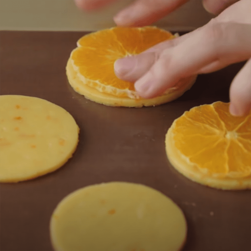 Step 4 Cut the orange Fresh orange cookie