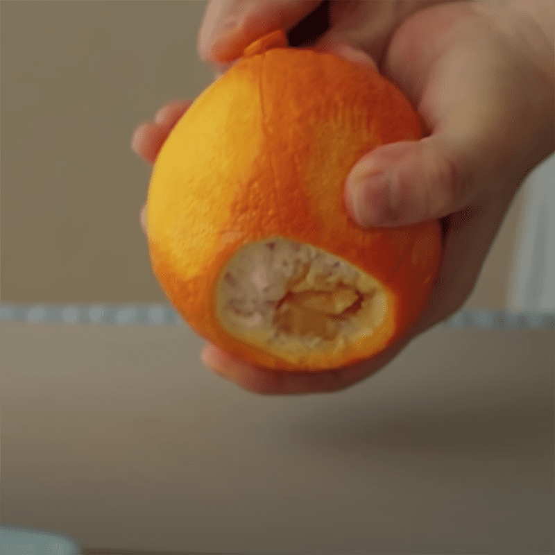 Step 4 Slicing the oranges Fresh orange cookies