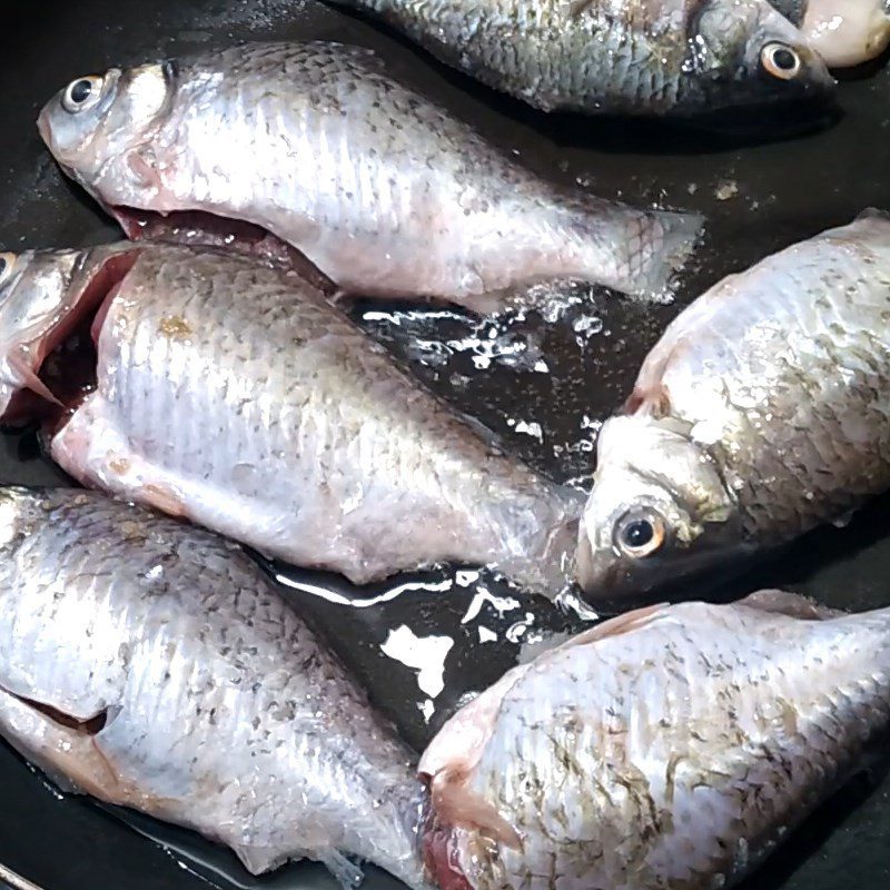 Step 2 Frying fish Crispy carp