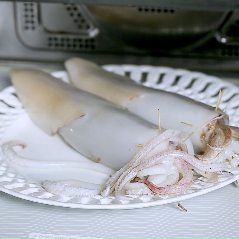 Step 4 Fry the squid Stuffed squid with tamarind