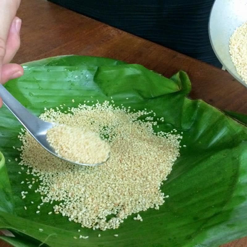 Step 6 Pour into the mold Two-layer colored sticky rice