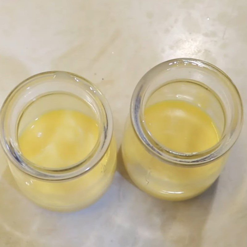 Step 3 Pouring the Flan mold Flan cake for baby weaning from breast milk