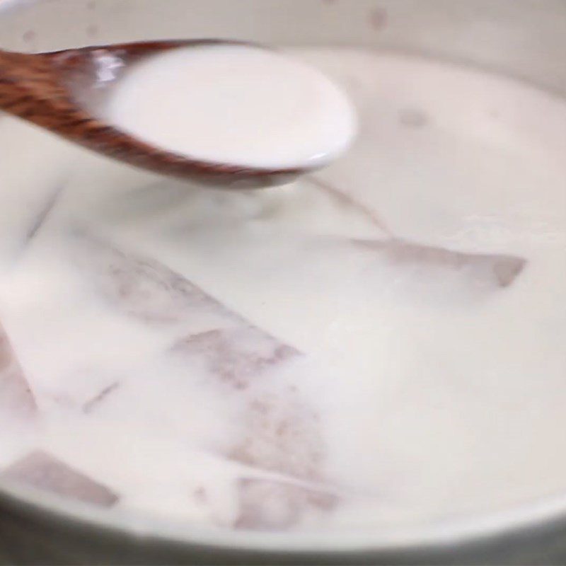 Step 5 Steam the white mixture Taro cake steamed with coconut milk