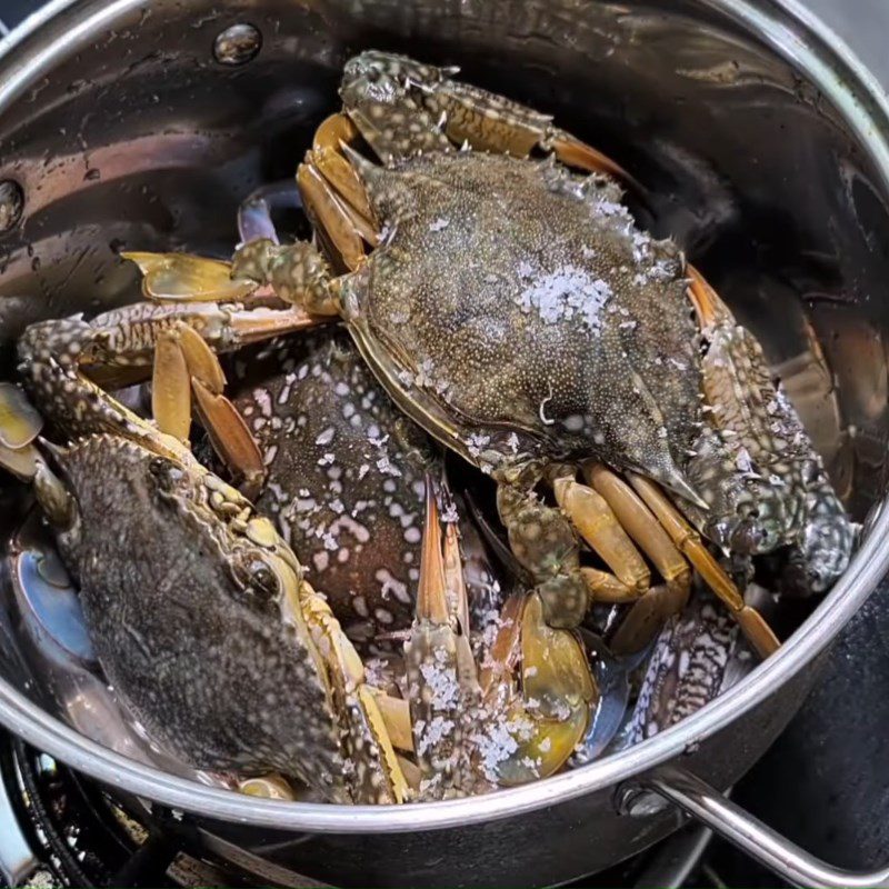 Step 1 Steaming crab Salted Egg Crab