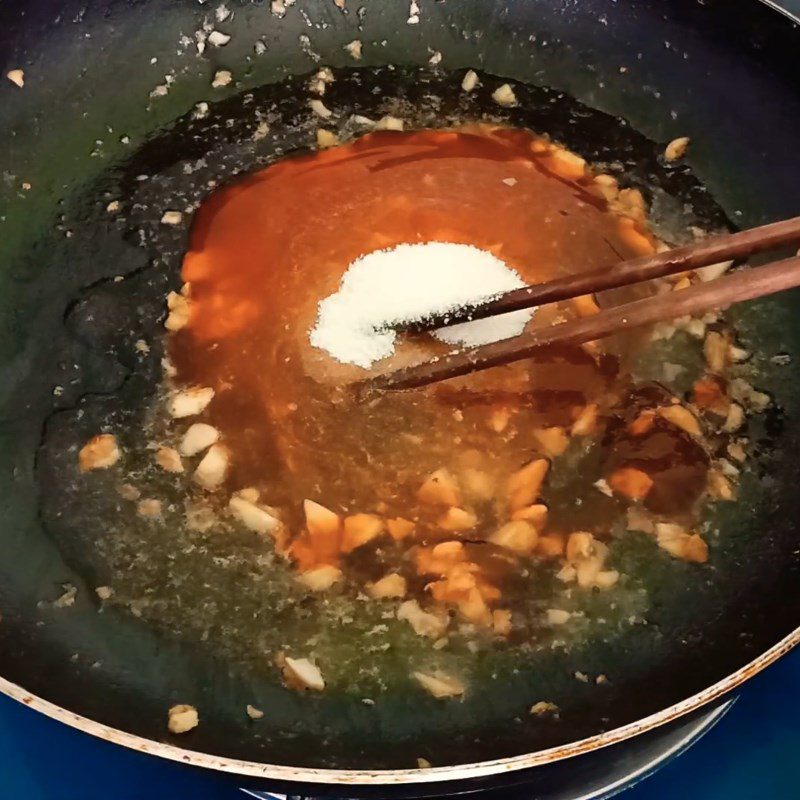 Step 3 Completion Frying crab with garlic