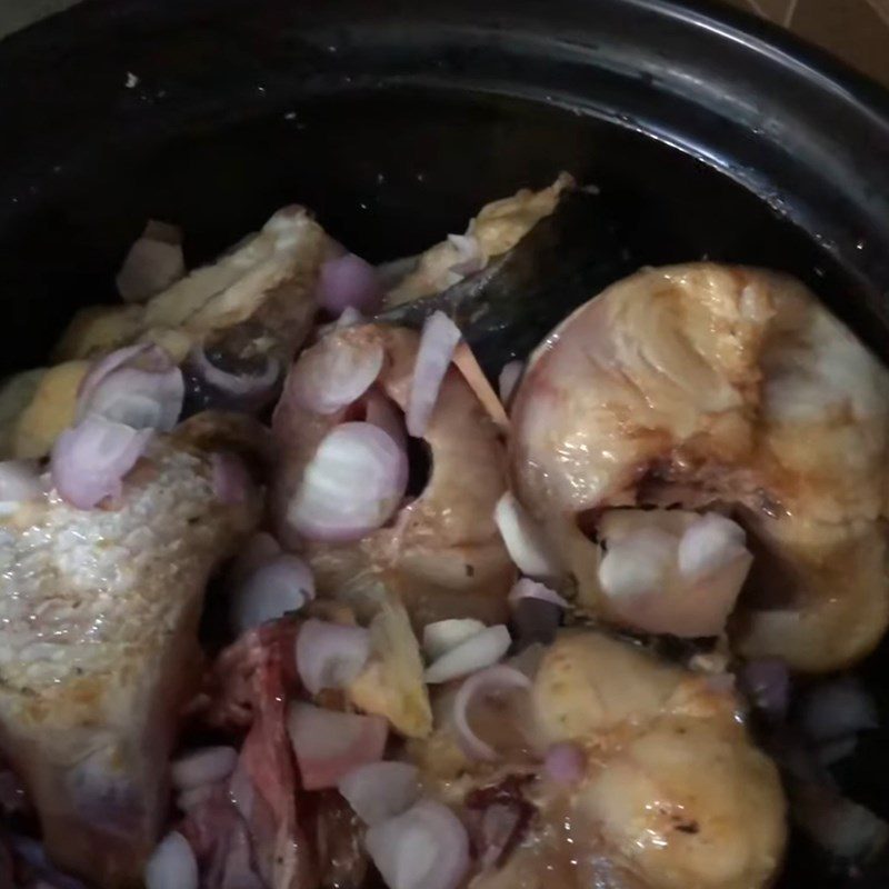 Step 4 Stewing Fish (Snakehead Fish) with Galangal