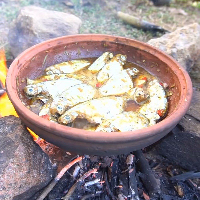 Step 3 Cook the fish Braised Snakehead Fish with Pepper