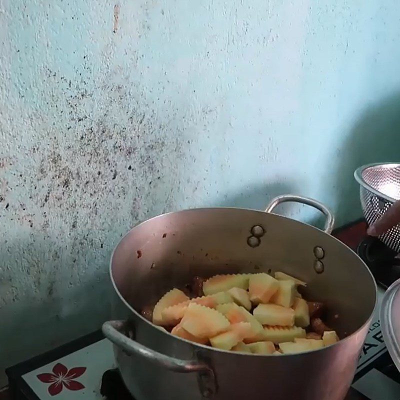 Step 4 Cook the Pork with Papaya