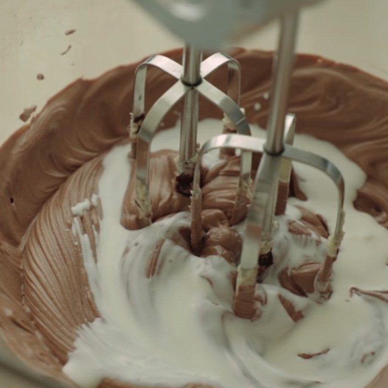 Step 4 Make chocolate ice cream Chocolate crepe cake