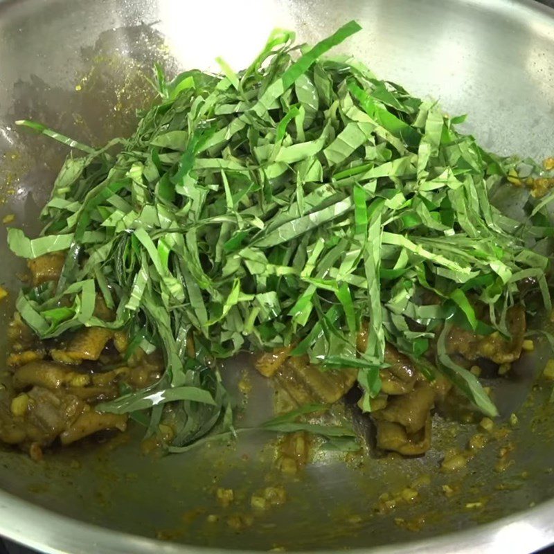 Step 3 Stir-fried eel with betel leaves Stir-fried eel with betel leaves