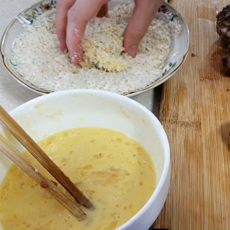 Step 4 Dredge in flour for Fried Meatballs Wrapped in Cheese