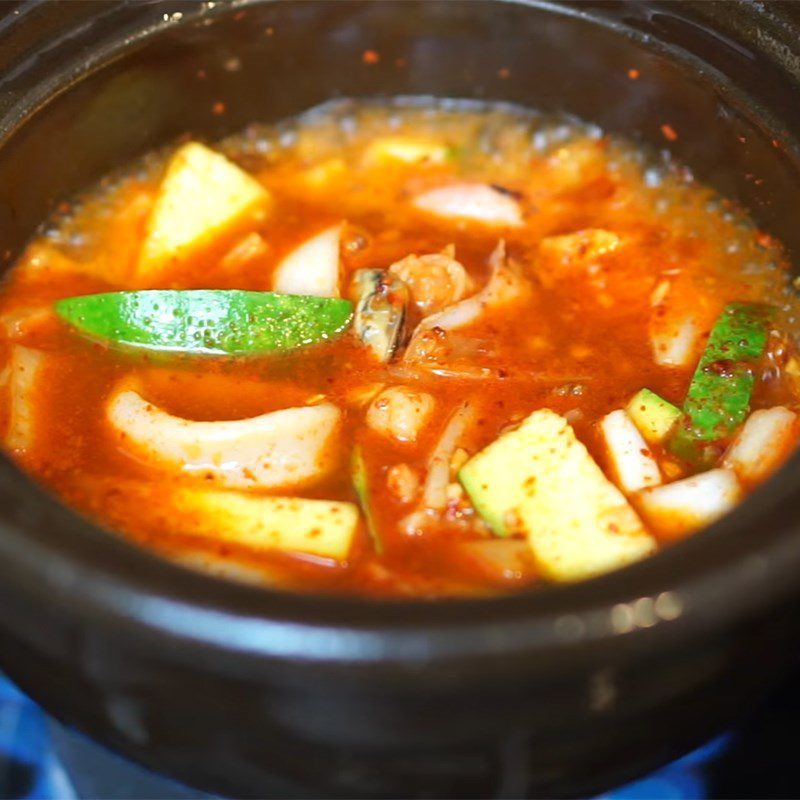 Step 4 Cook the soup Seafood kimchi soup