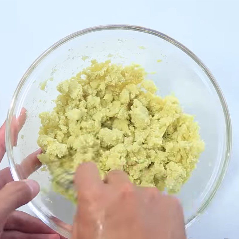 Step 2 Mash and mix the sweet potato dough for Fried Sweet Potato Cake