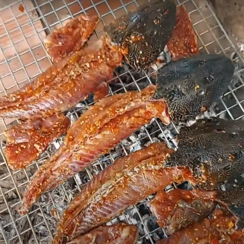 Step 3 Grill the fish Grilled catfish with satay