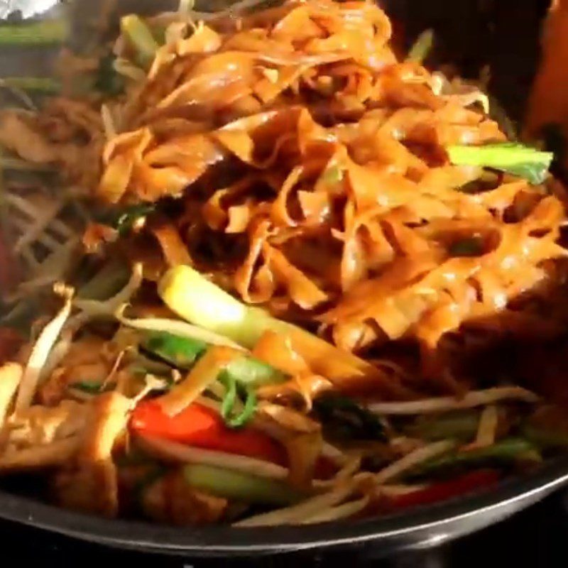 Step 5 Stir-fried Pho Chicken Stir-fried Pho