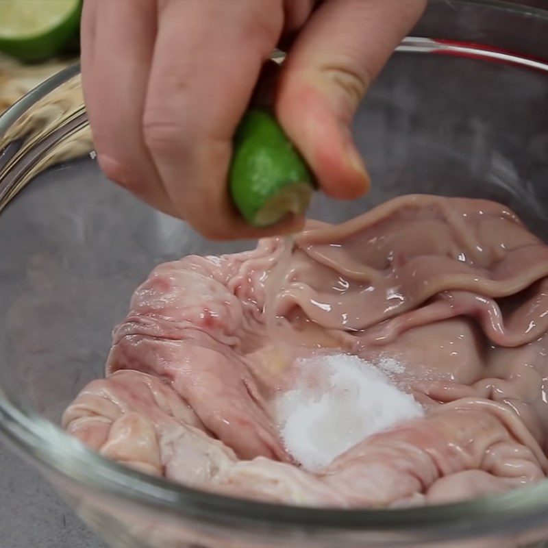 Step 1 Prepare Pig Stomach Stuffed with Meat