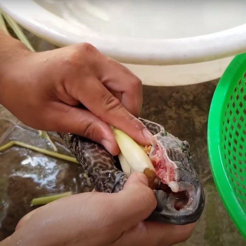 Step 1 Prepare the fish Grilled fish with lemongrass