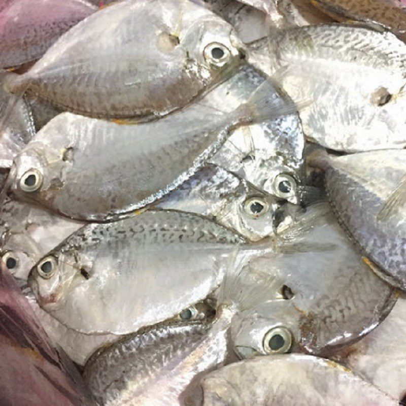 Step 1 Prepare the fish for Turmeric Braised Fish