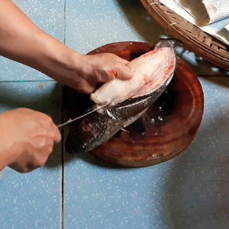 Step 1 Prepare the snakehead fish Live Snakehead Fish Salad