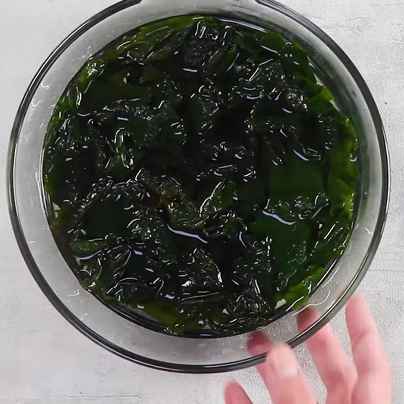 Step 1 Prepare the Ingredients for Seaweed Stir-Fried Noodles with Sausage