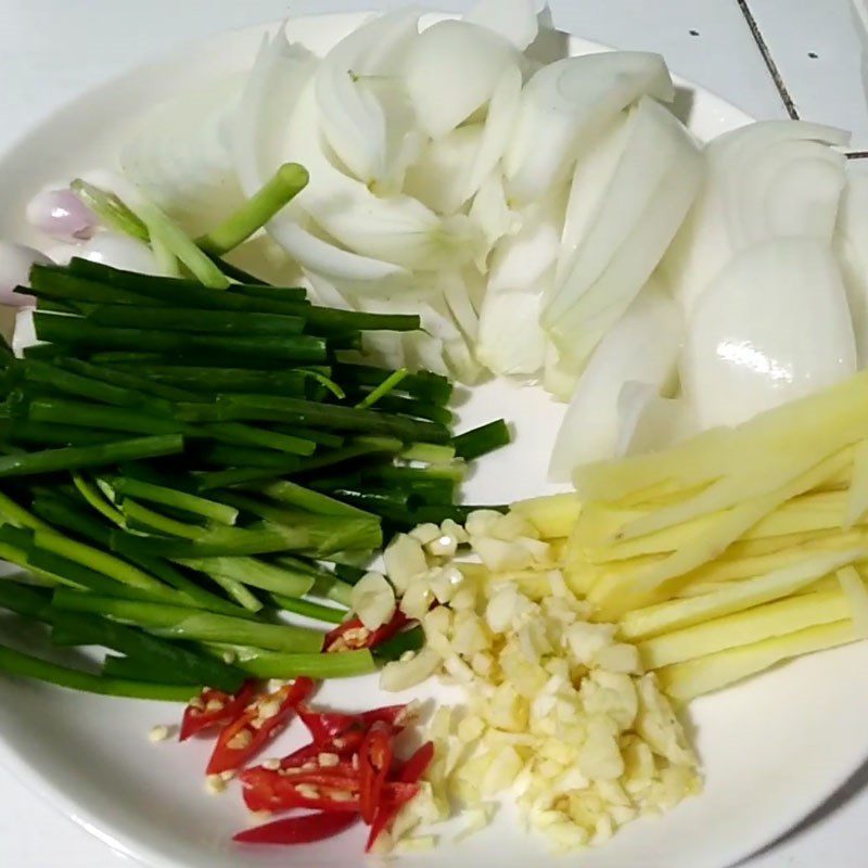 Step 1 Prepare the ingredients for Roasted Duck Stir-fried with Pickled Mustard Greens