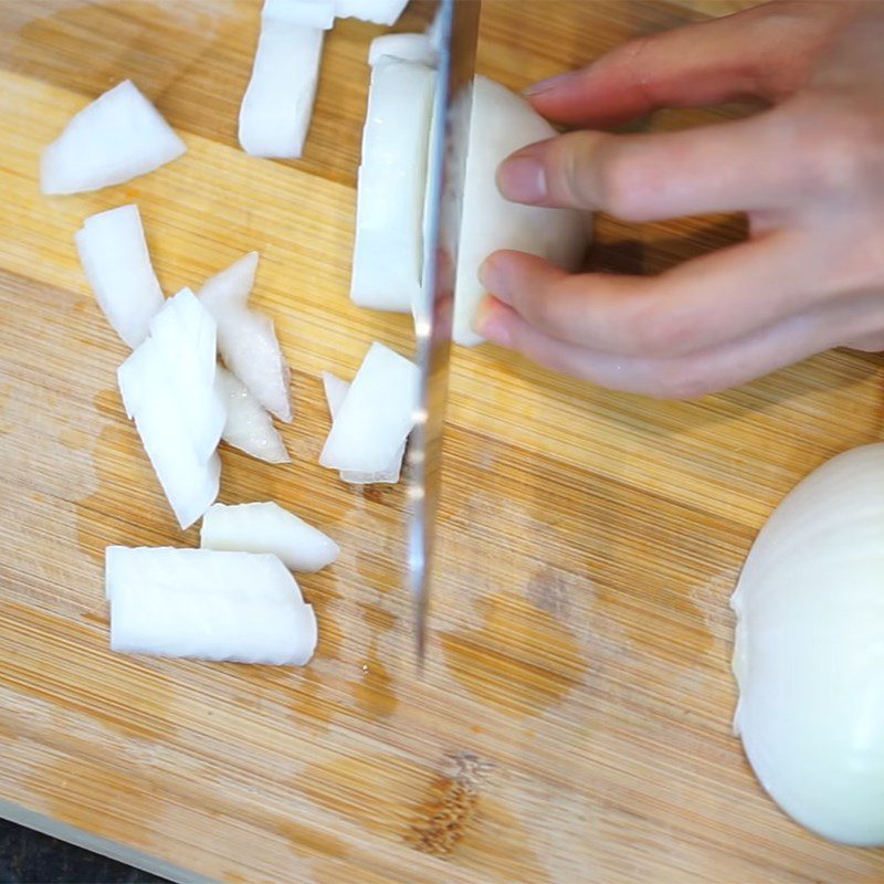 Step 2 Prepare the ingredients for Seafood Kimchi Soup