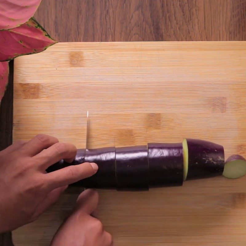 Step 1 Prepare the ingredients for stuffed eggplant with tofu