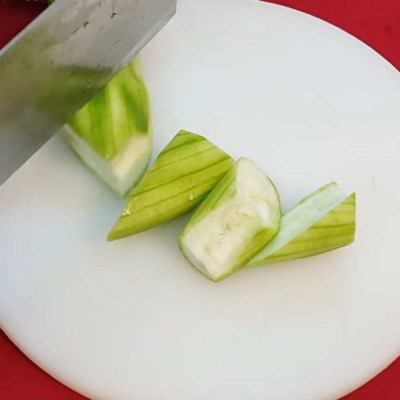 Step 2 Prepare the remaining ingredients Stir-fried straw mushrooms with gourd