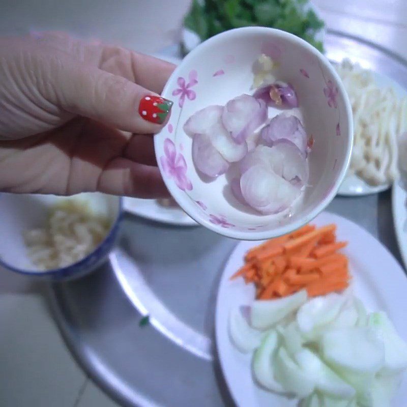 Step 2 Prepare other ingredients for stir-fried chicken heart Pho