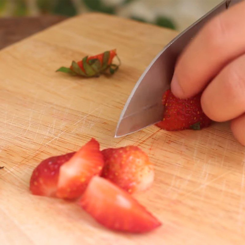 Step 1 Prepare strawberries for Strawberry Mojito