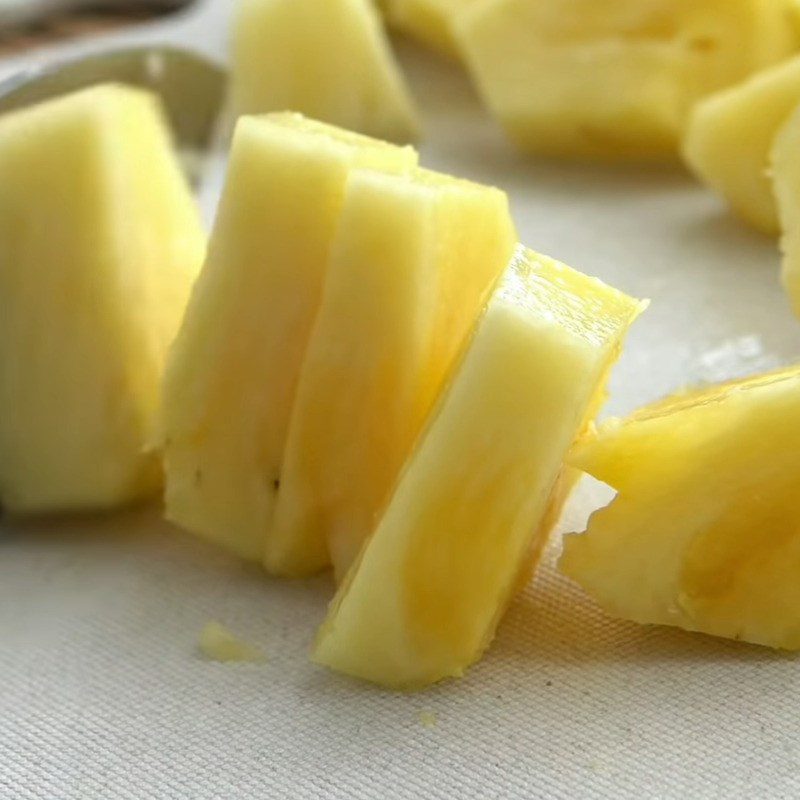 Step 1 Prepare the pineapple Pineapple cheese cake