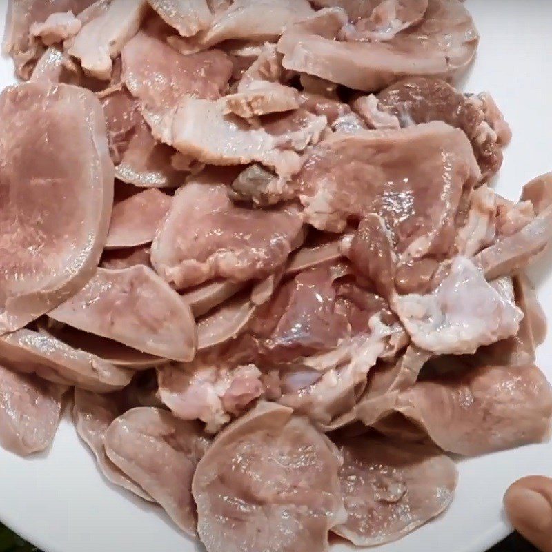 Step 1 Prepare the pig tongue and spring onions Stir-Fried Pig Tongue with Spring Onions