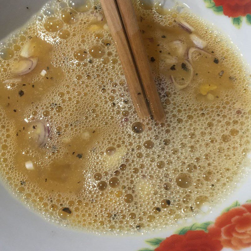 Step 1 Prepare the ingredients for Onion stir-fried with chicken eggs