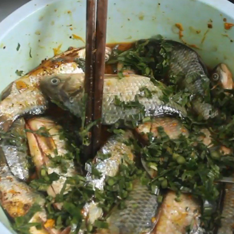 Step 2 Prepare and marinate the fish for Indian Mackerel with green bananas