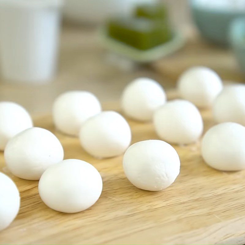 Step 4 Shape and cook Bingsu Matcha mochi with red beans