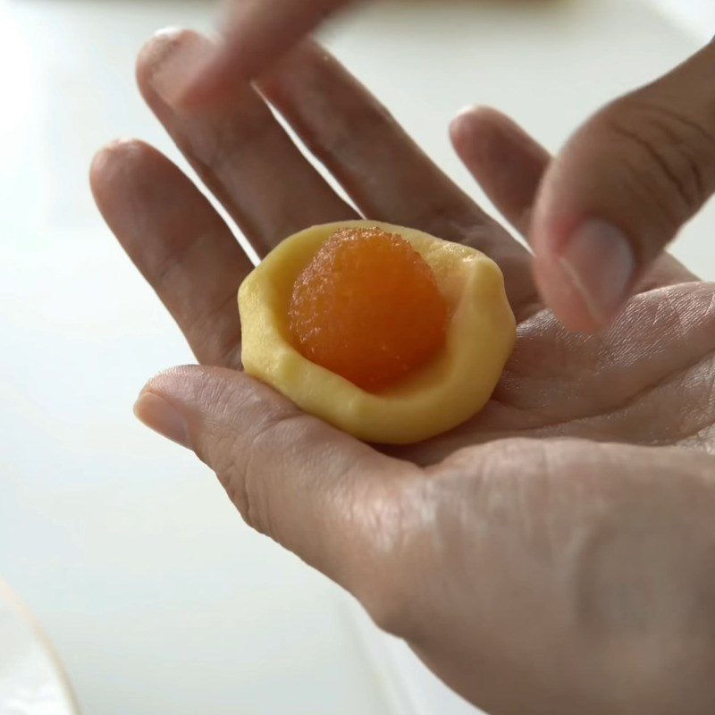 Step 4 Shaping the cake Pineapple Cheese Cake