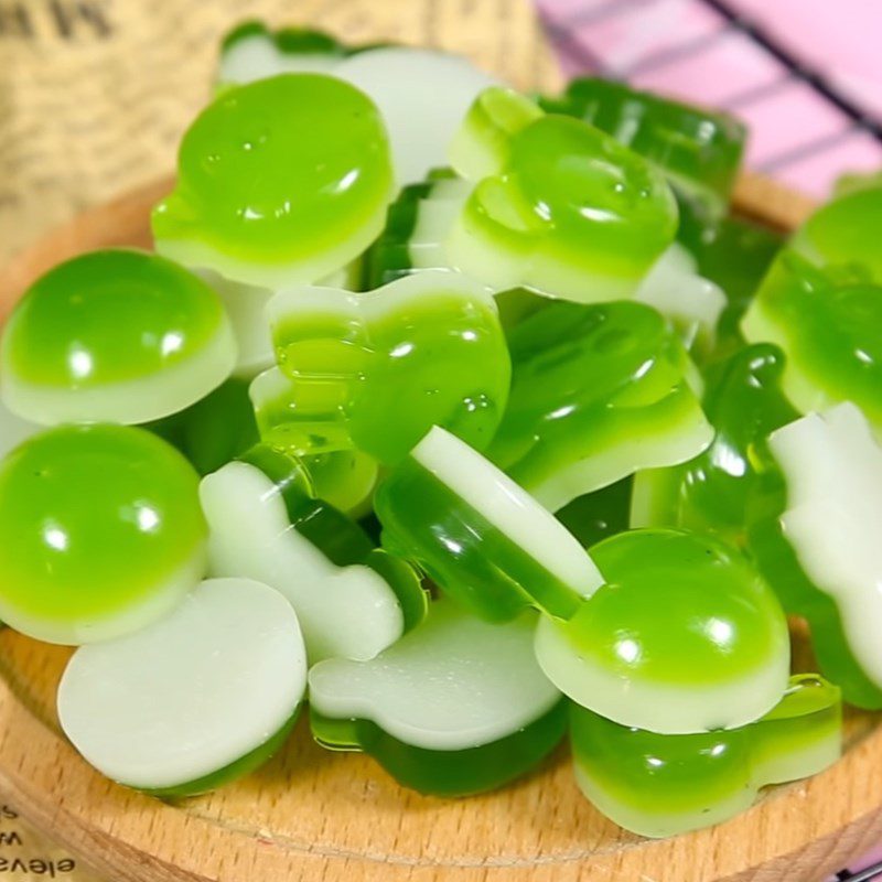 Step 6 Final product Coconut jelly with pandan leaves