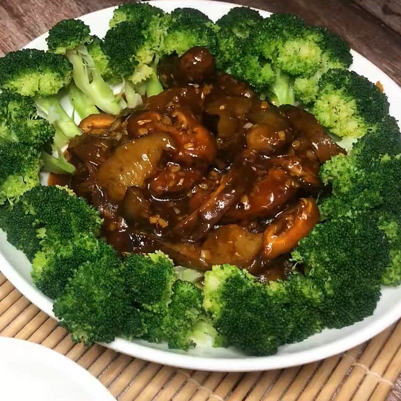 Step 5 Final Product Stir-fried sea cucumber with shiitake mushrooms