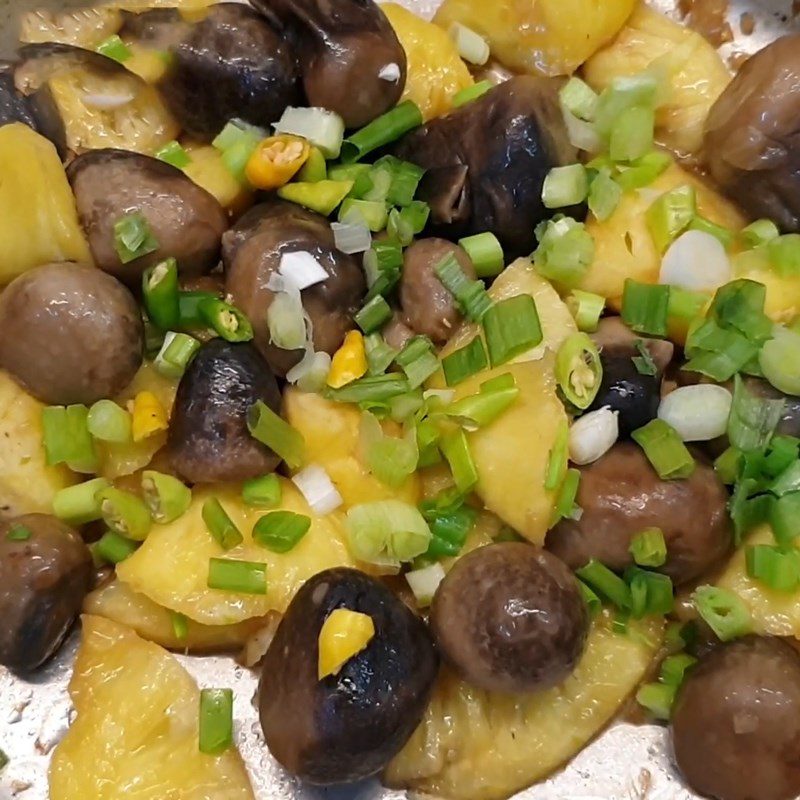 Step 4 Finished Product Stir-fried Straw Mushrooms with Pineapple (fragrant, pineapple)