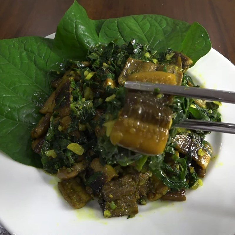 Step 4 Final Product Stir-fried eel with betel leaves