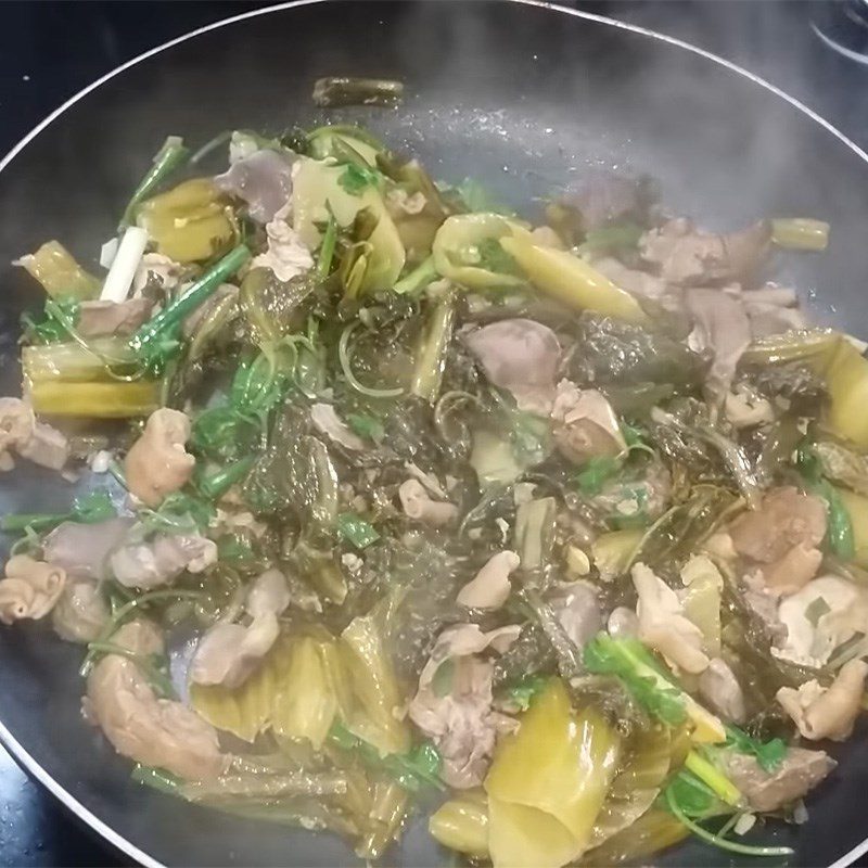 Step 4 Finished Product Stir-fried Chicken Intestines with Sour Mustard Greens